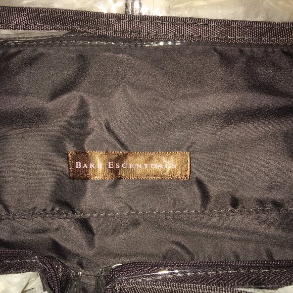 BARE ESENTUALS Make-Up Travel Case w/Handles - Picture 4 of 10